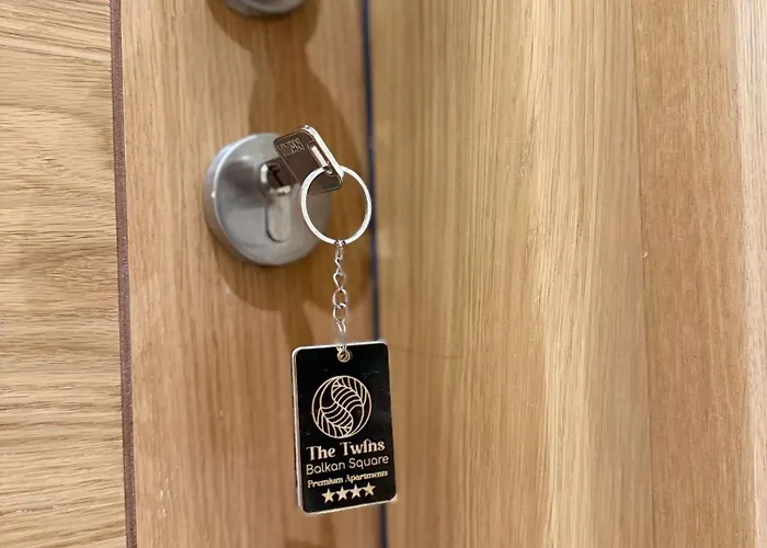 アパート The Twins ズラティボール